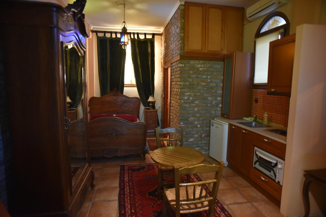 Santa Marina Guesthouse Káto Loutrákion Dış mekan fotoğraf