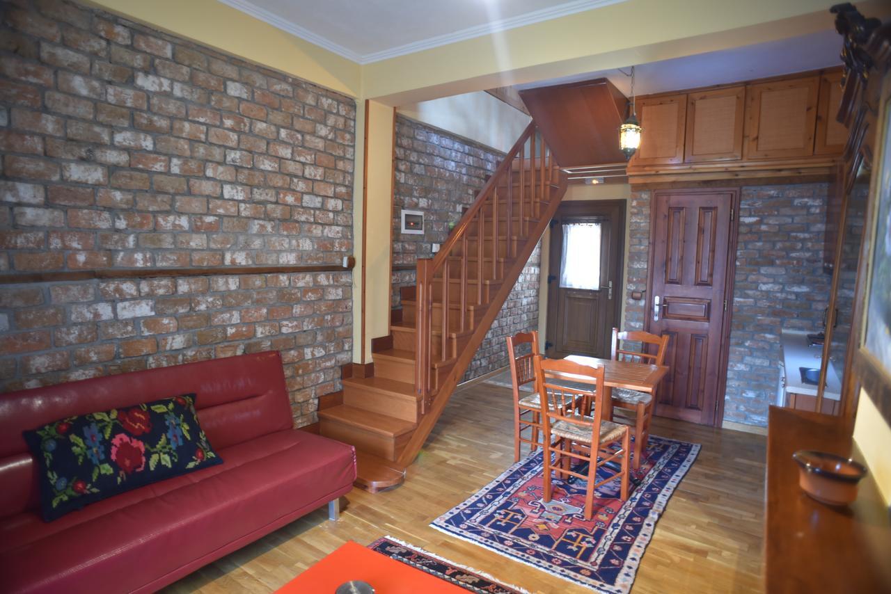 Santa Marina Guesthouse Káto Loutrákion Dış mekan fotoğraf