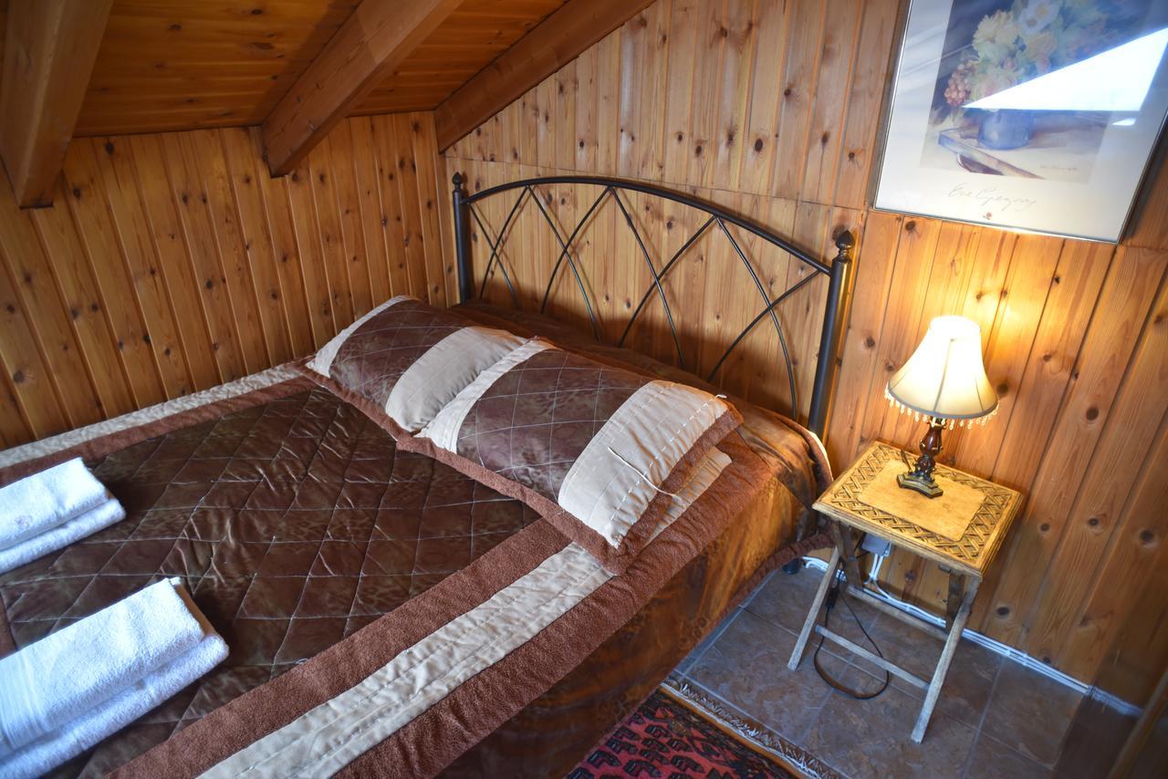 Santa Marina Guesthouse Káto Loutrákion Dış mekan fotoğraf