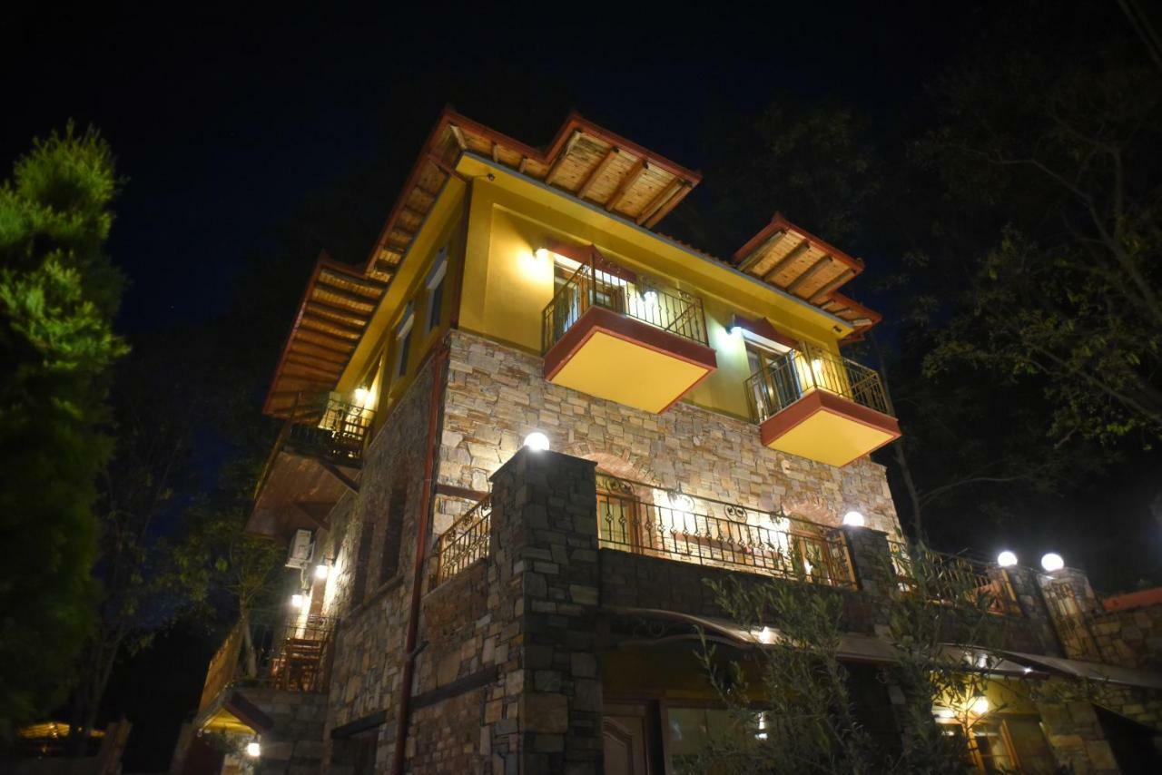 Santa Marina Guesthouse Káto Loutrákion Dış mekan fotoğraf