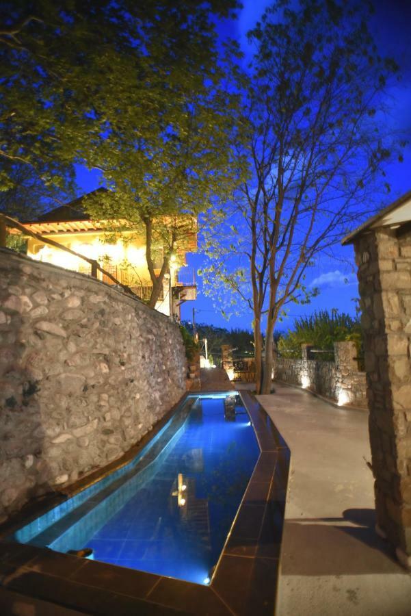 Santa Marina Guesthouse Káto Loutrákion Dış mekan fotoğraf