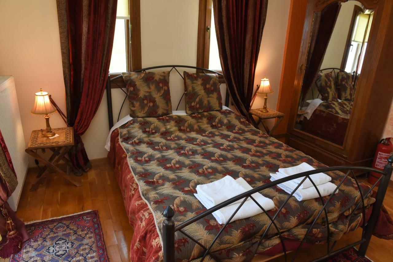 Santa Marina Guesthouse Káto Loutrákion Dış mekan fotoğraf