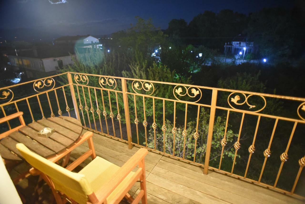 Santa Marina Guesthouse Káto Loutrákion Dış mekan fotoğraf