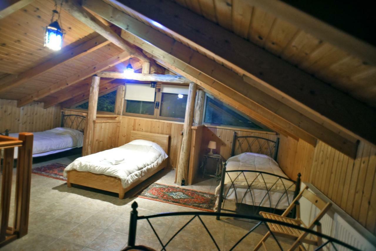 Santa Marina Guesthouse Káto Loutrákion Dış mekan fotoğraf